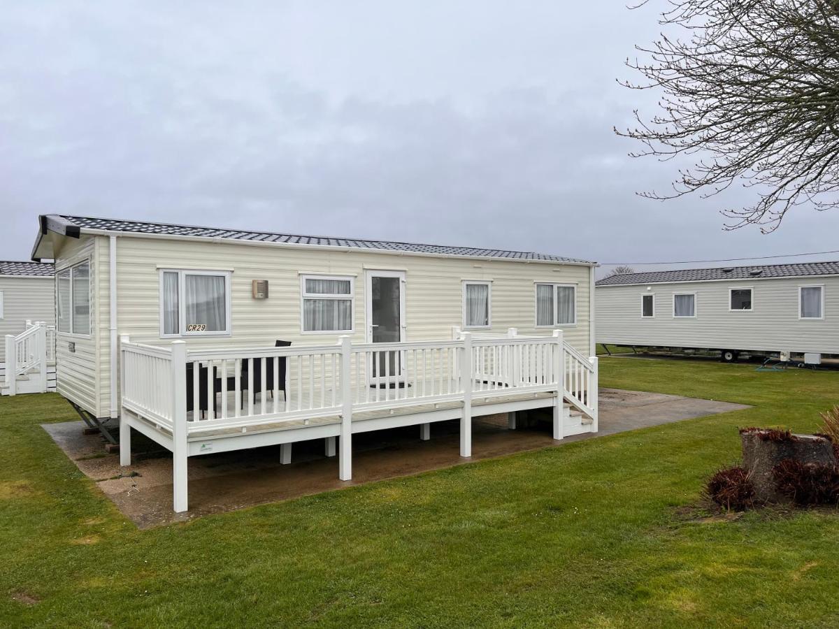 Home By The Sea, Hoburne Naish Resort, Sleeps 4, On Site Leisure Complex Available Forest And Direct Beach Access Milford on Sea Exterior foto